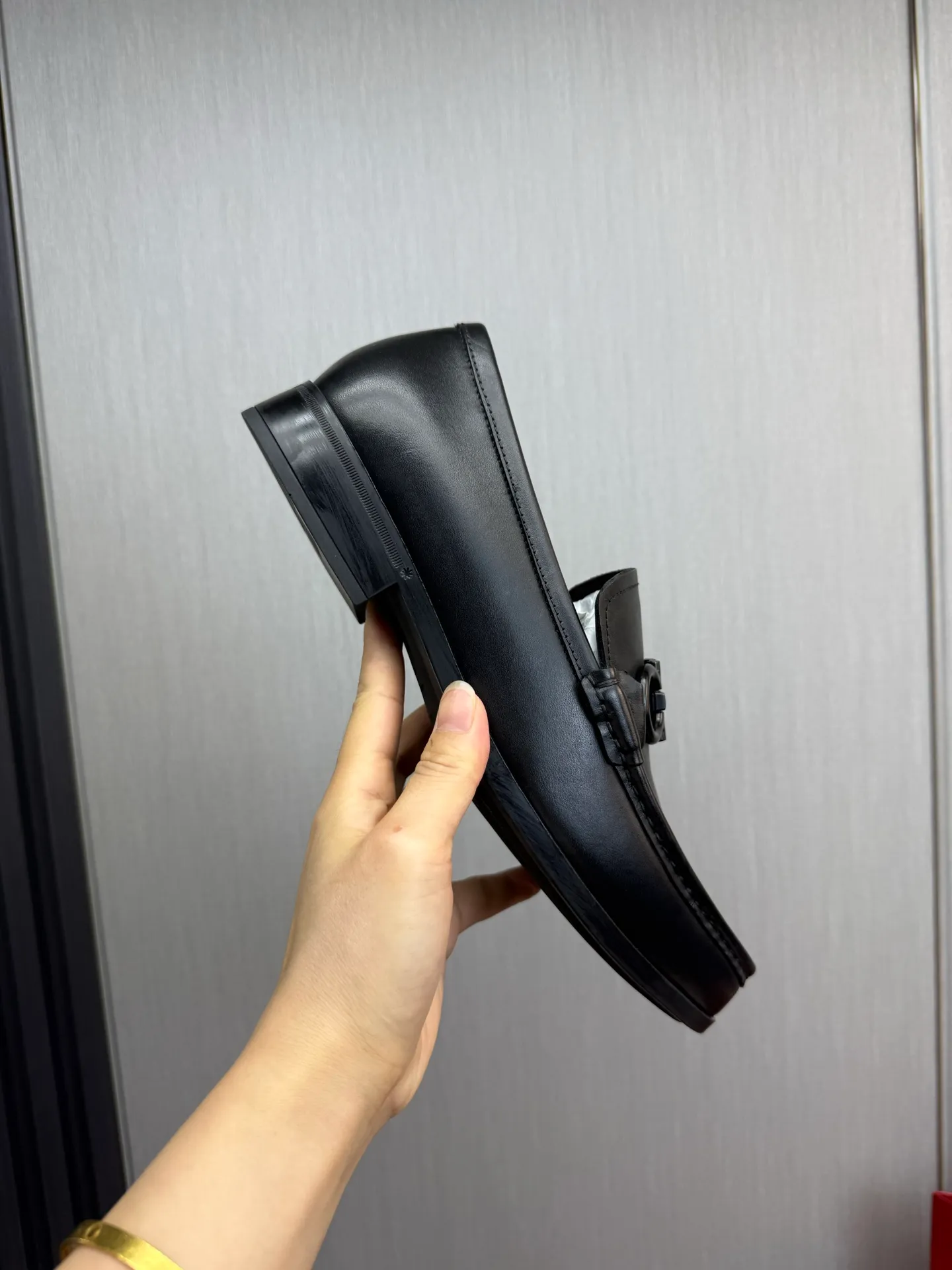 Men's shoes 💰760💰 Ferragamo. [Ferragamo] Men's Loaf leather shoes, the latest hot style, 1:1 original purchase quality, top quality, imported open-edge beaded cowhide leather on the upper, hand-made three-dimensional stitching highlights the round toe design, the inner feet are made of imported cowhide, with original wear-resistant rubber outsole, matching code 39-44, (38, 45 custom-made, non-refundable)